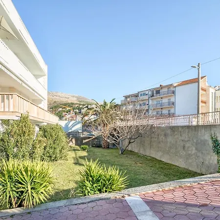 Lct Oleander With Pool Apartment