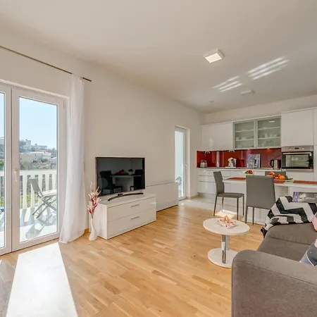 Appartement Lct Oleander With Pool Podstrana